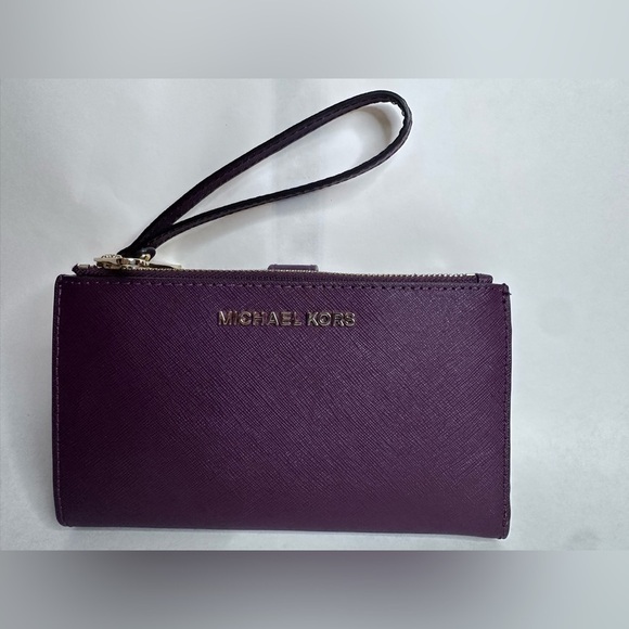 NWOT Michael Kors Jet Set Travel Double Zip Wristlet Merlot Saffiano Leather - Picture 3 of 13